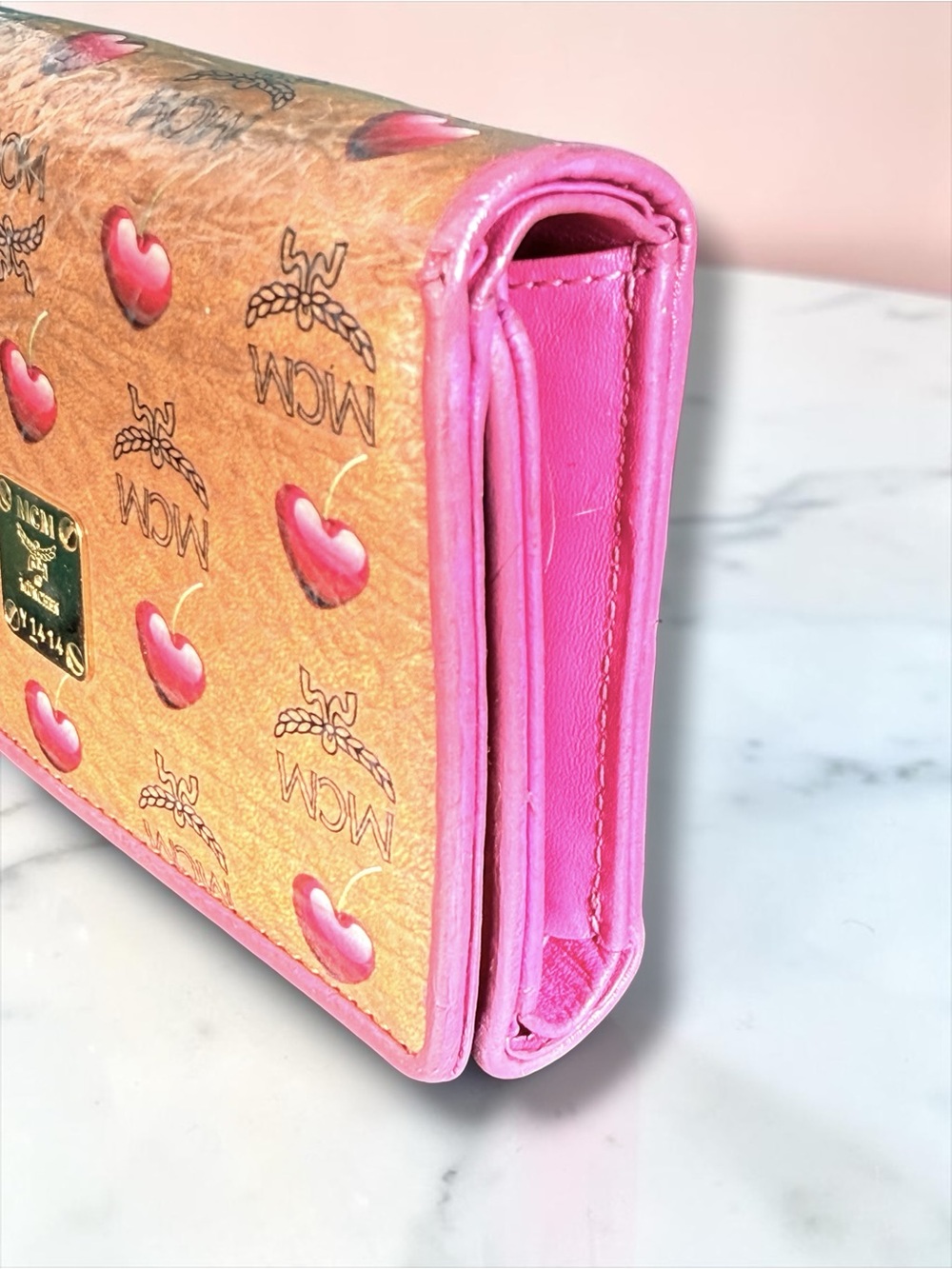 MCM Rare Sweet Visetos Cherry Heart Trifold Wallet Limited Edition 2012 with COA - Picture 4 of 16